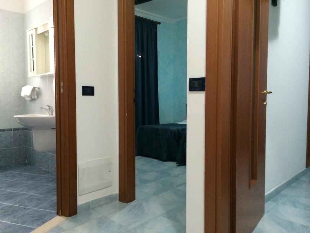 Hotel Milano San Salvo Oda fotoğraf